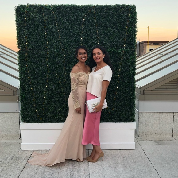 Elegant Pink Women's Skirt - Picture 3 of 3